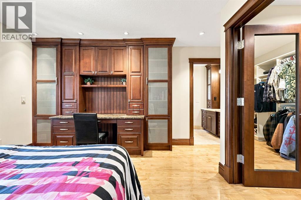 803 25 Avenue NW, Calgary, Alberta  T2M 2B4 - Photo 35 - A2352761