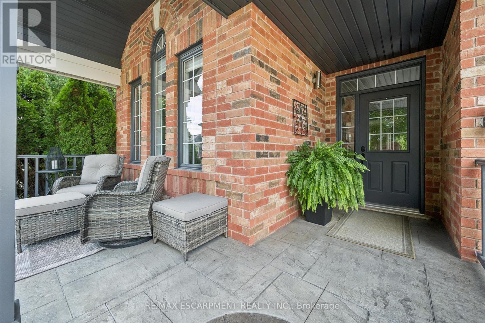 1367 Mcguffin Gate, Milton, Ontario  L9T 6M3 - Photo 3 - W14109430