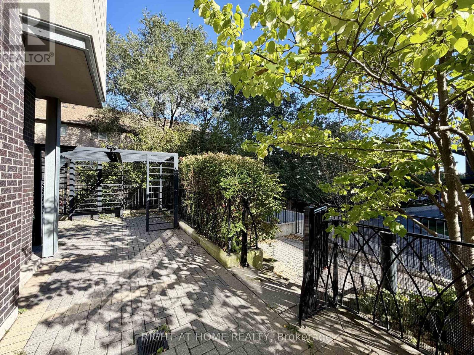 Th 1 - 15 Valhalla Inn Road, Toronto, Ontario  M9B 1S9 - Photo 26 - W14109434