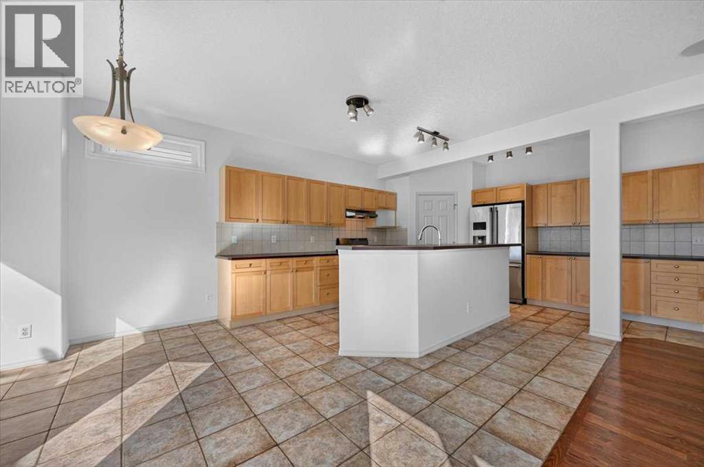 254 Panamount Close Nw, Calgary, Alberta  T3K 5P6 - Photo 10 - A2349112