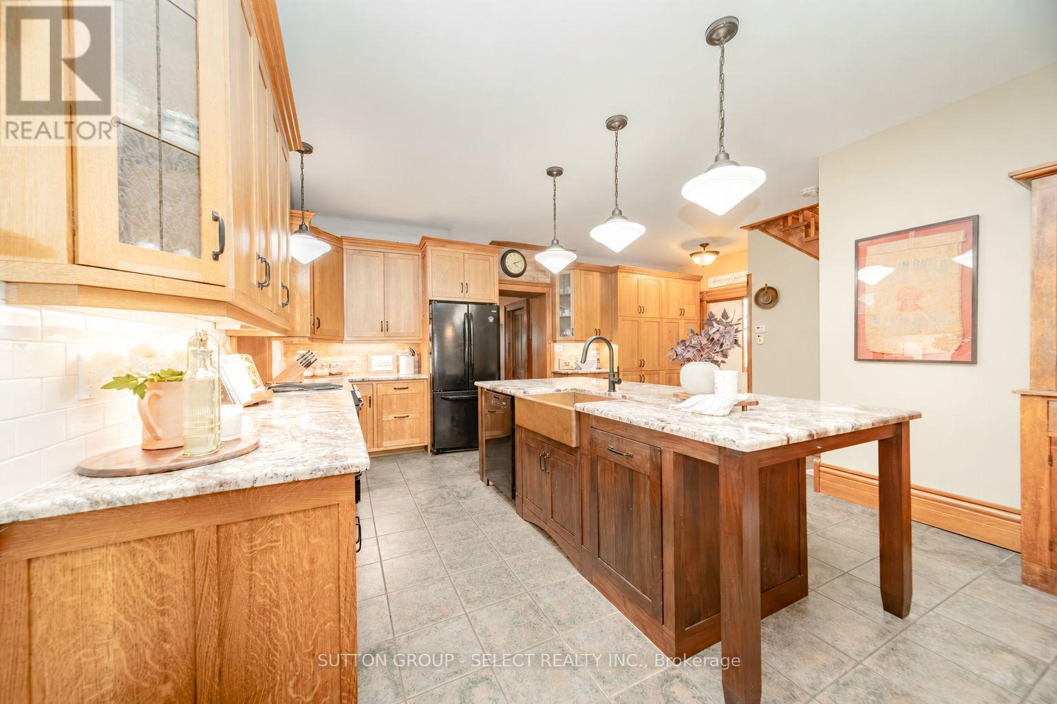 10072 Argyle Street, North Middlesex, Ontario  N0M 1A0 - Photo 18 - X13775712