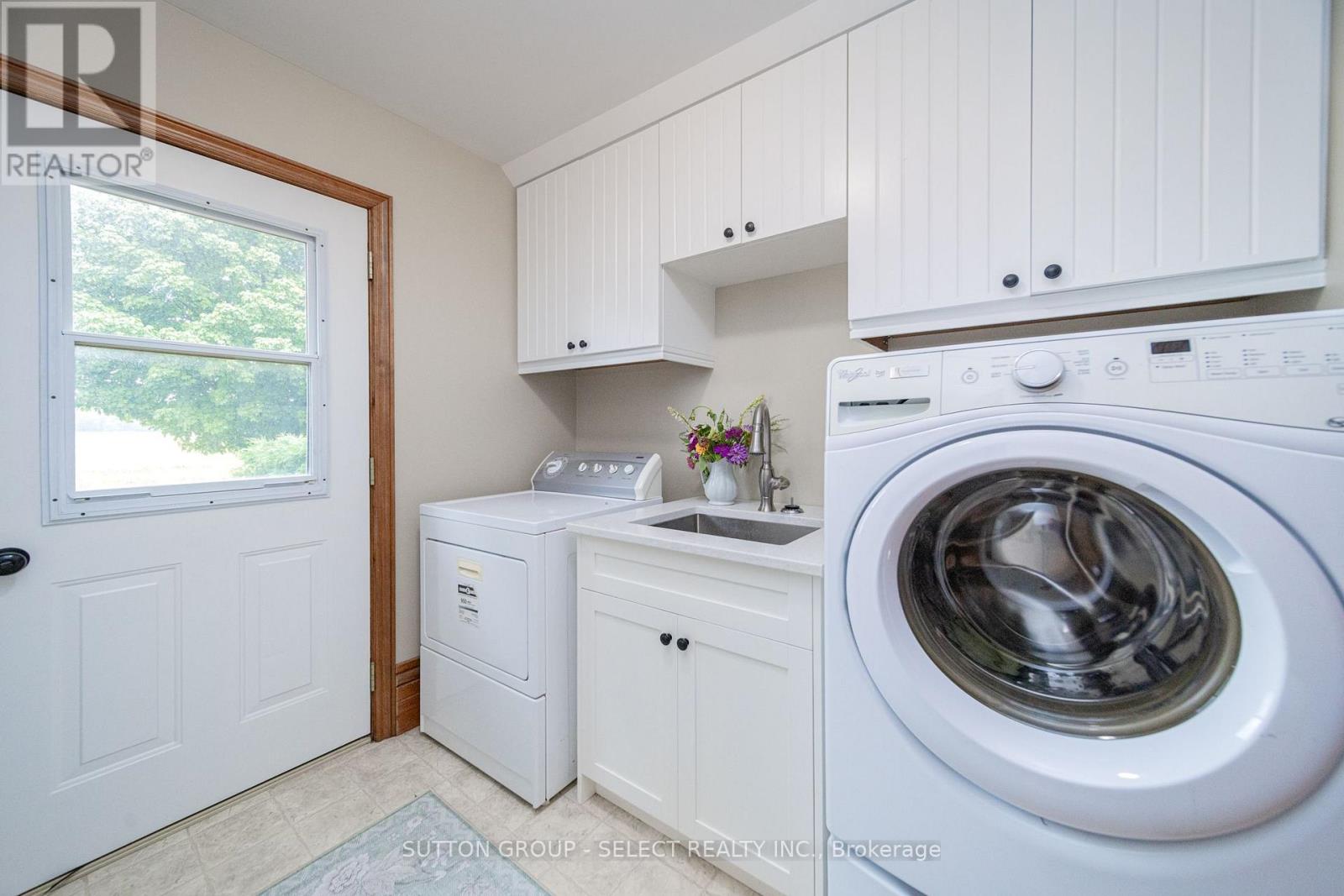 10072 Argyle Street, North Middlesex, Ontario  N0M 1A0 - Photo 34 - X13775712