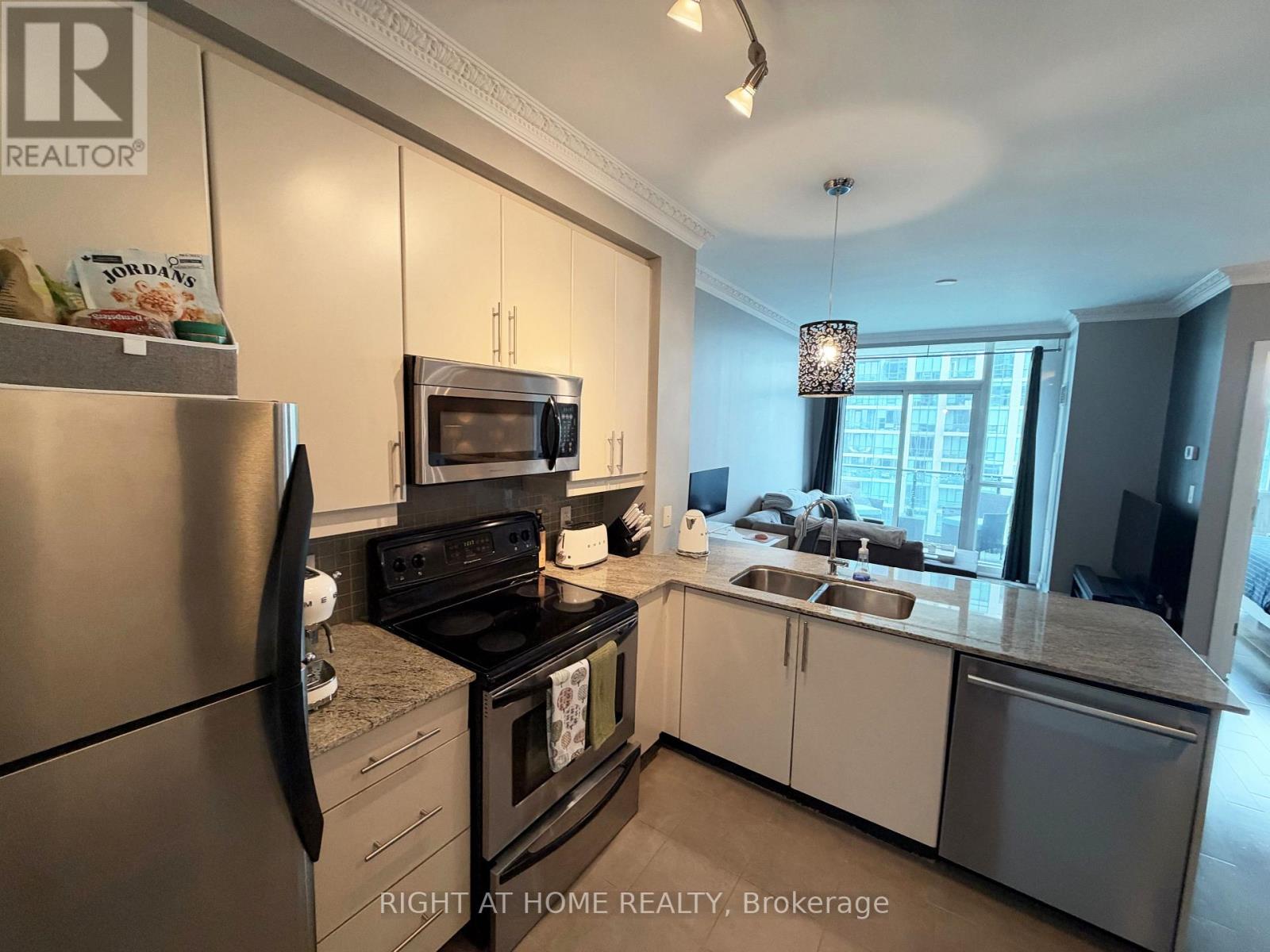 3407 - 16 Harbour Street, Toronto, Ontario  M5J 2Z7 - Photo 10 - C14109466
