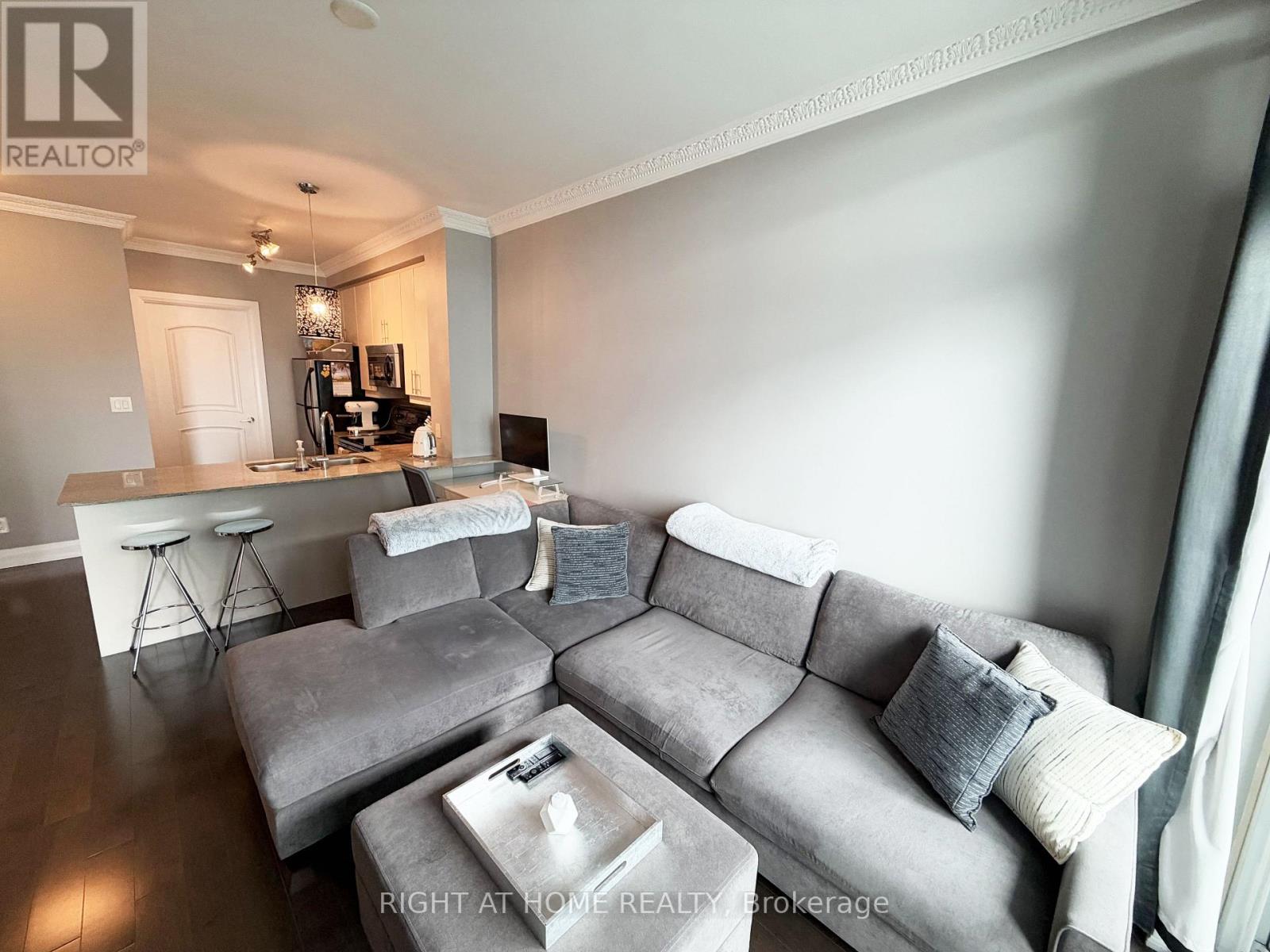 3407 - 16 Harbour Street, Toronto, Ontario  M5J 2Z7 - Photo 4 - C14109466