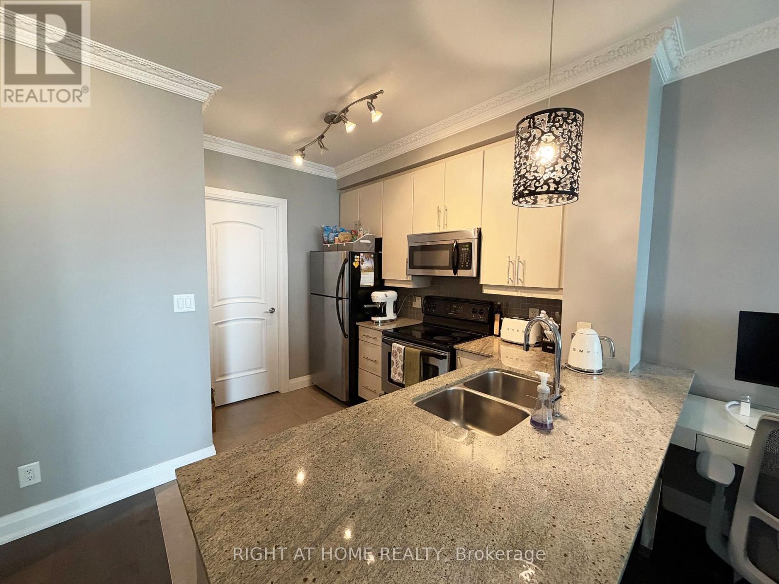3407 - 16 Harbour Street, Toronto, Ontario  M5J 2Z7 - Photo 8 - C14109466