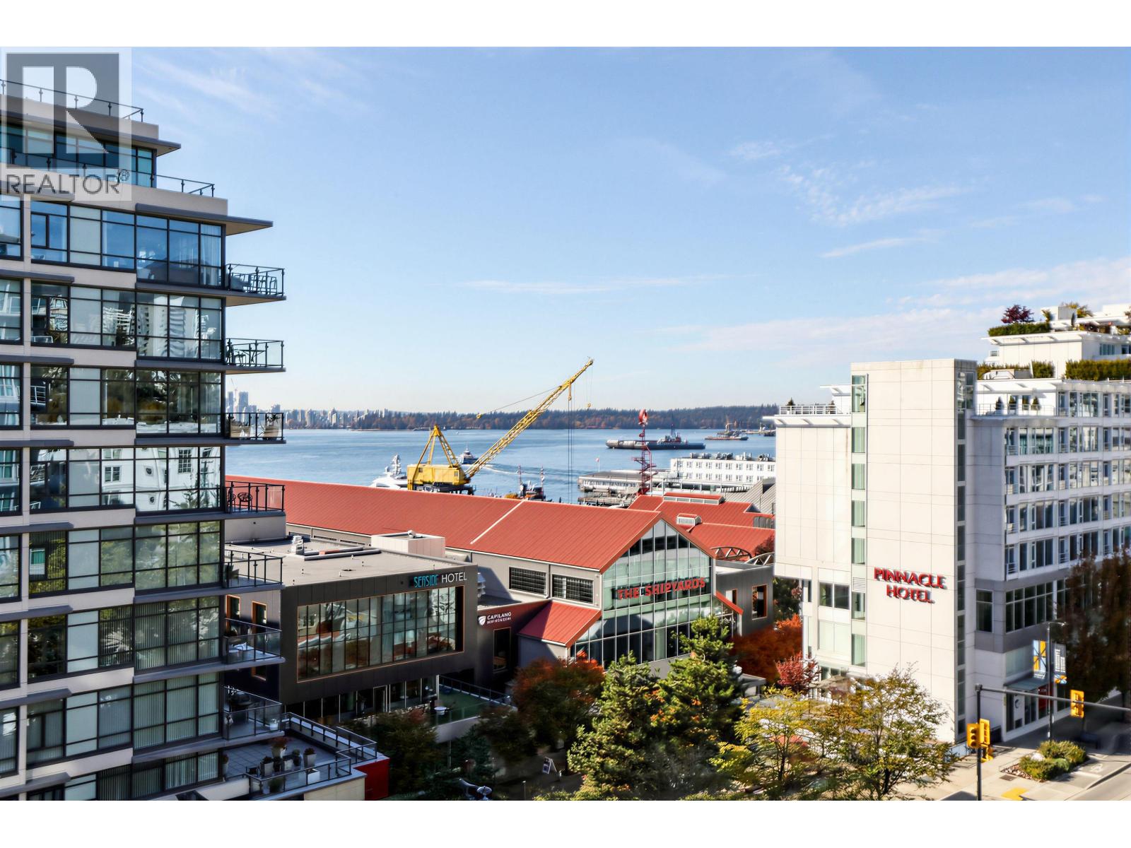 806 168 E ESPLANADE AVENUE, North Vancouver, British Columbia