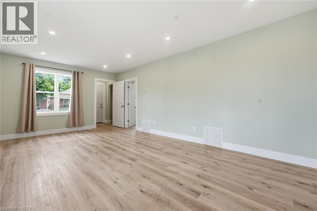 249 Clarence Street, Brantford, Ontario  N3R 3T6 - Photo 18 - 40872942