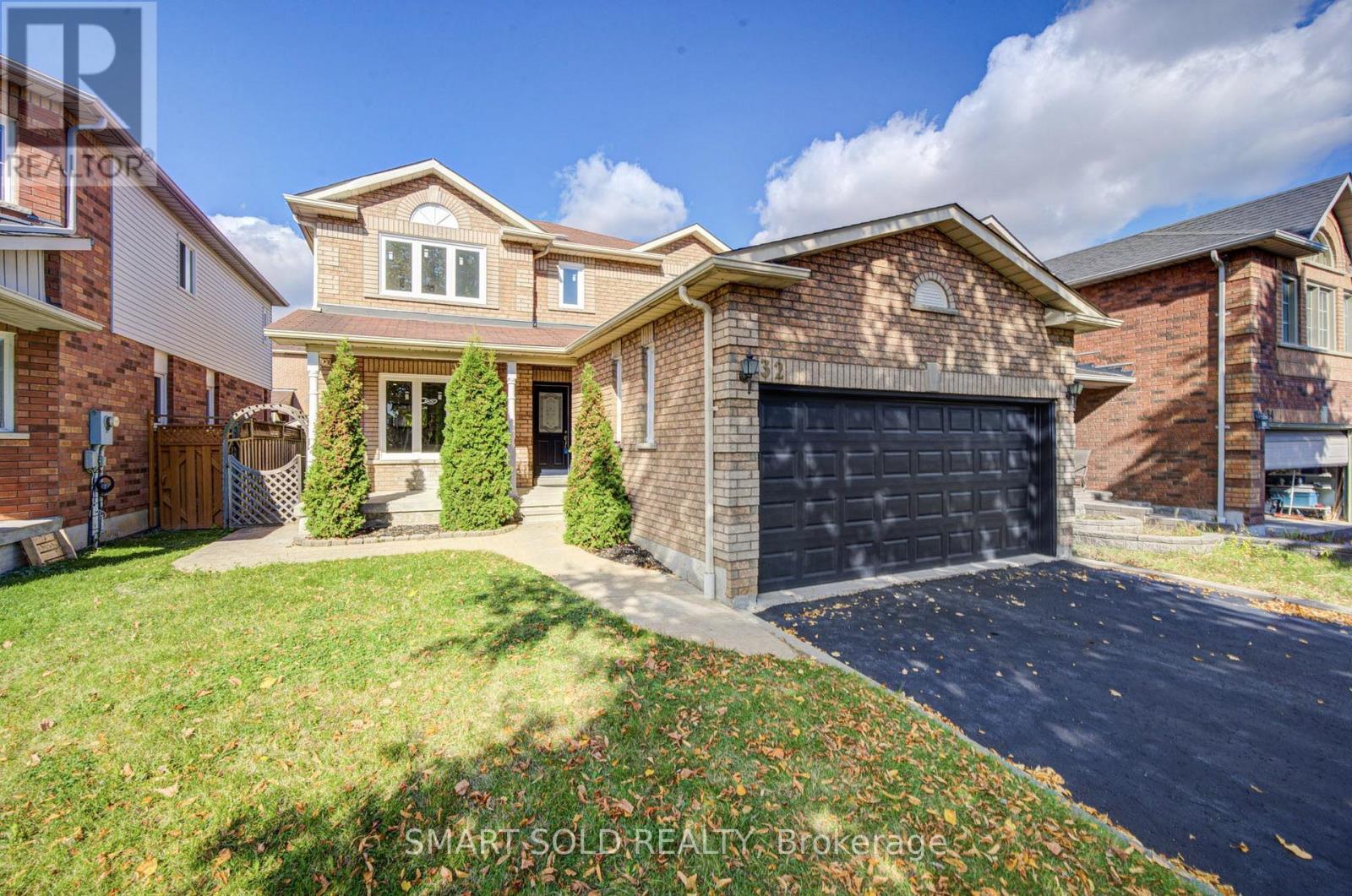 32 Brockman Crescent, Ajax, Ontario  L1T 4B3 - Photo 2 - E14109472