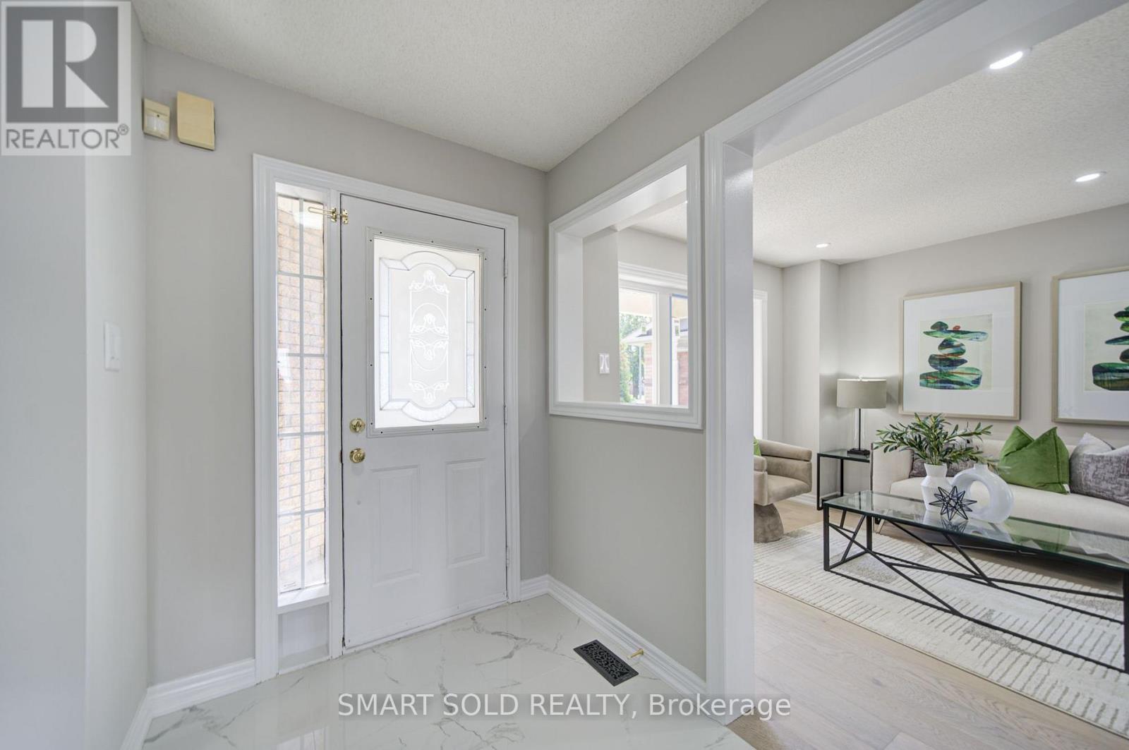 32 Brockman Crescent, Ajax, Ontario  L1T 4B3 - Photo 4 - E14109472