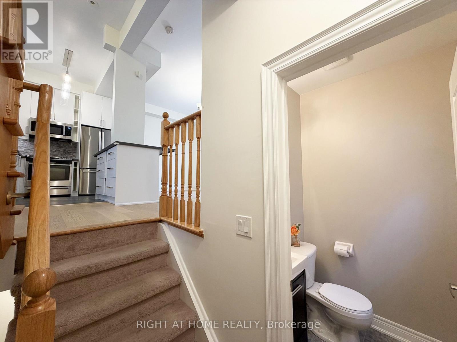 1 Fairhead Mews, Toronto, Ontario  M4E 3Y4 - Photo 15 - E14109494