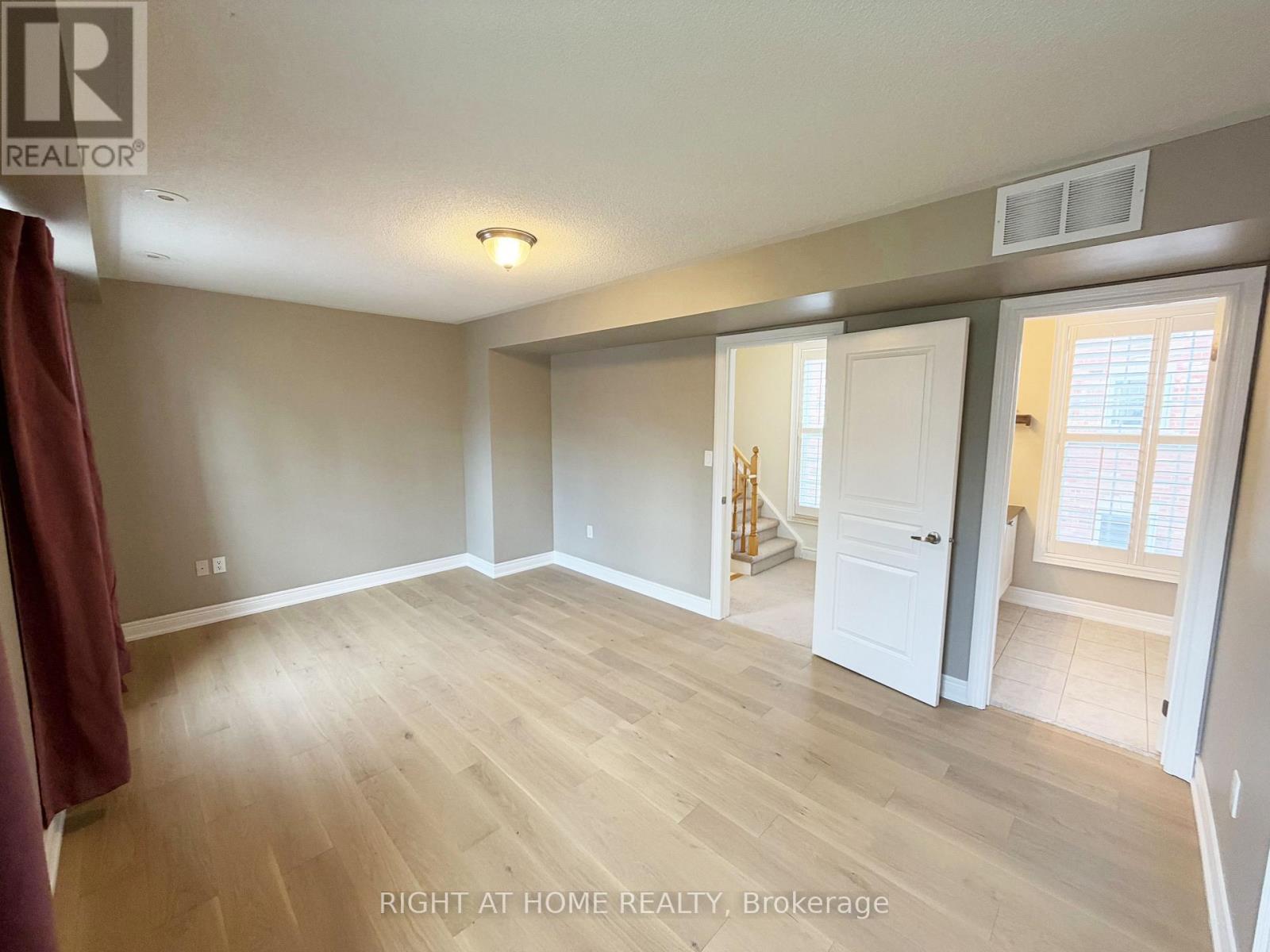 1 Fairhead Mews, Toronto, Ontario  M4E 3Y4 - Photo 17 - E14109494