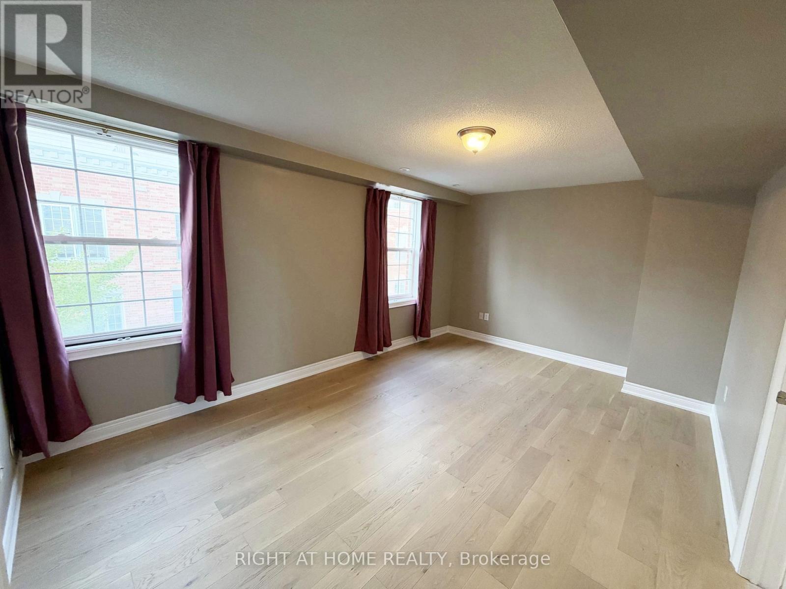 1 Fairhead Mews, Toronto, Ontario  M4E 3Y4 - Photo 18 - E14109494