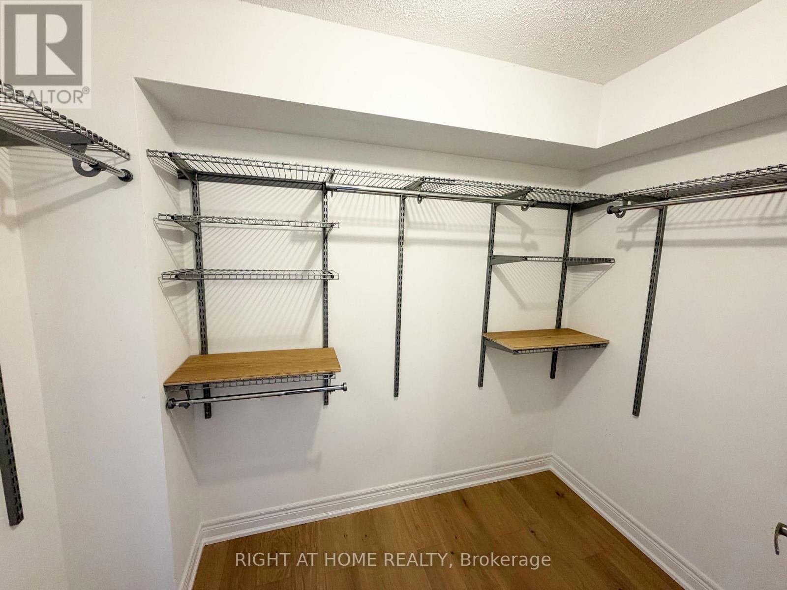 1 Fairhead Mews, Toronto, Ontario  M4E 3Y4 - Photo 21 - E14109494