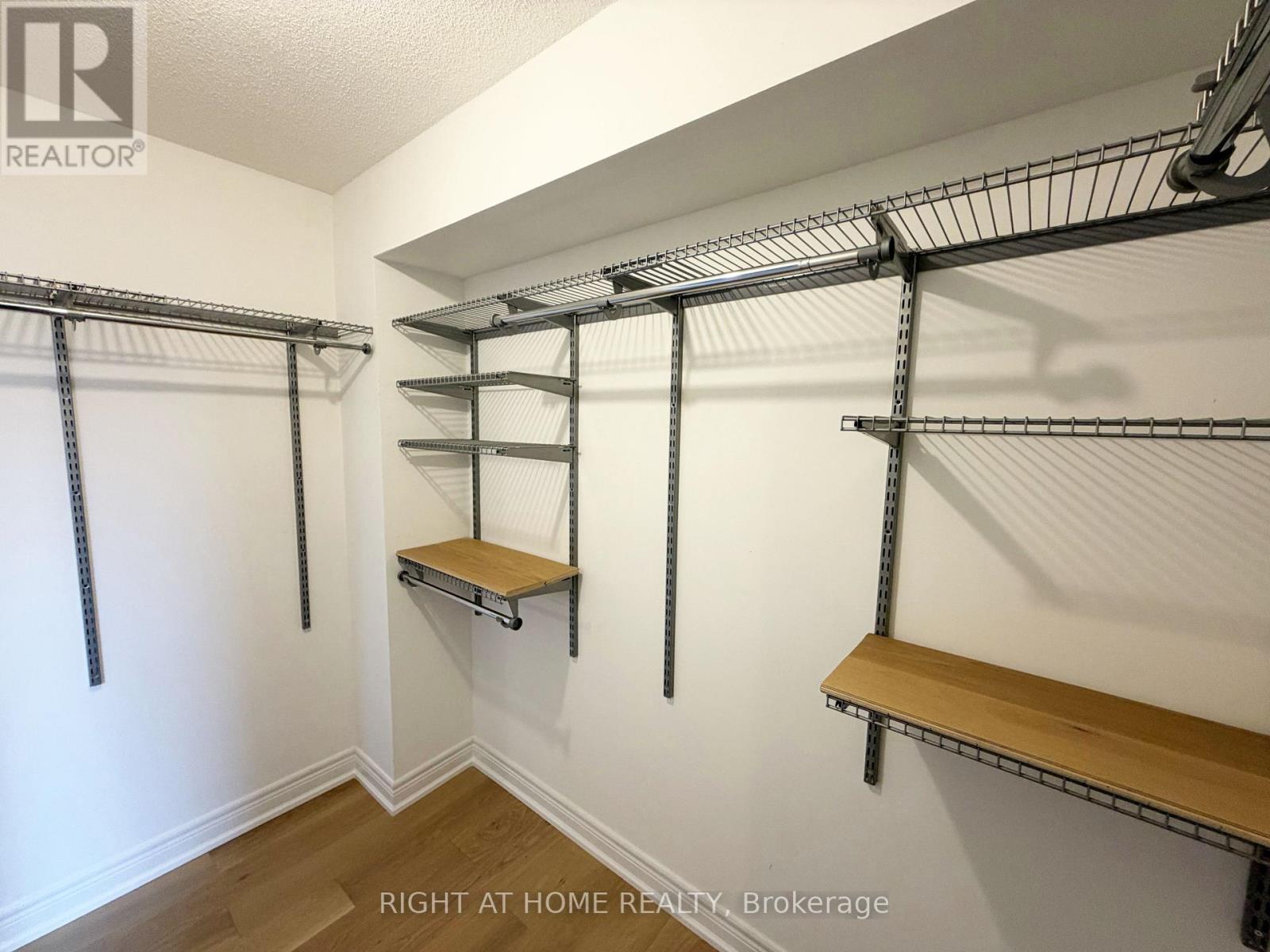 1 Fairhead Mews, Toronto, Ontario  M4E 3Y4 - Photo 22 - E14109494