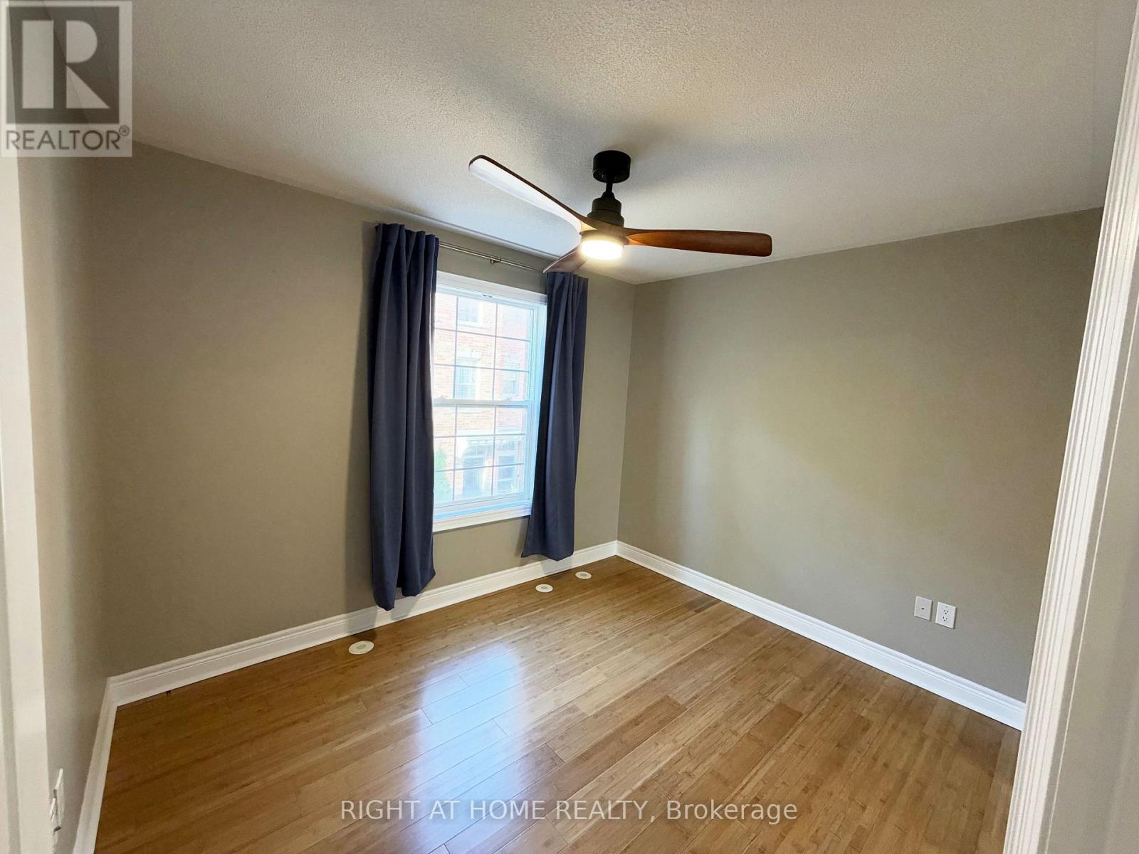 1 Fairhead Mews, Toronto, Ontario  M4E 3Y4 - Photo 24 - E14109494