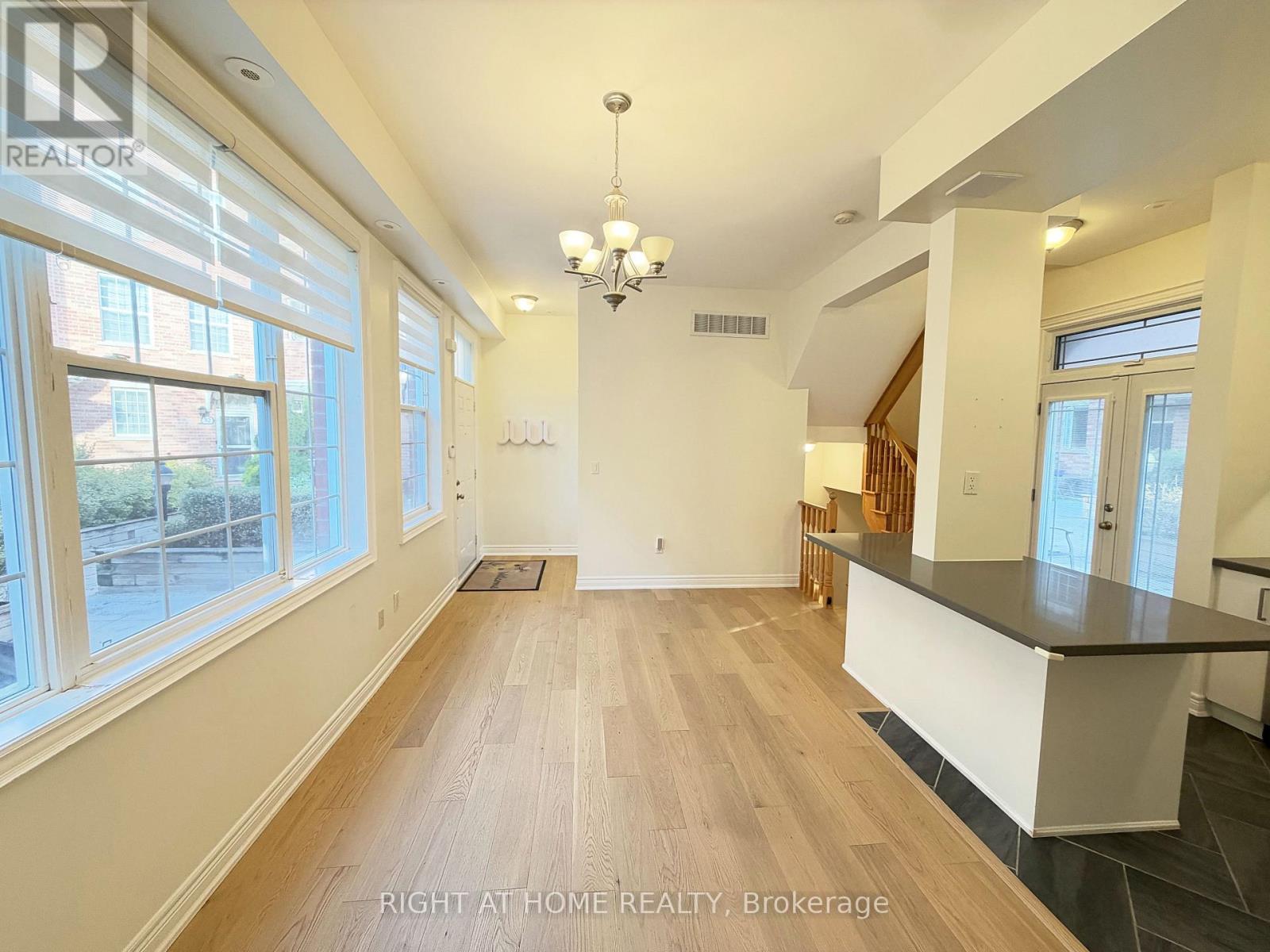 1 Fairhead Mews, Toronto, Ontario  M4E 3Y4 - Photo 35 - E14109494