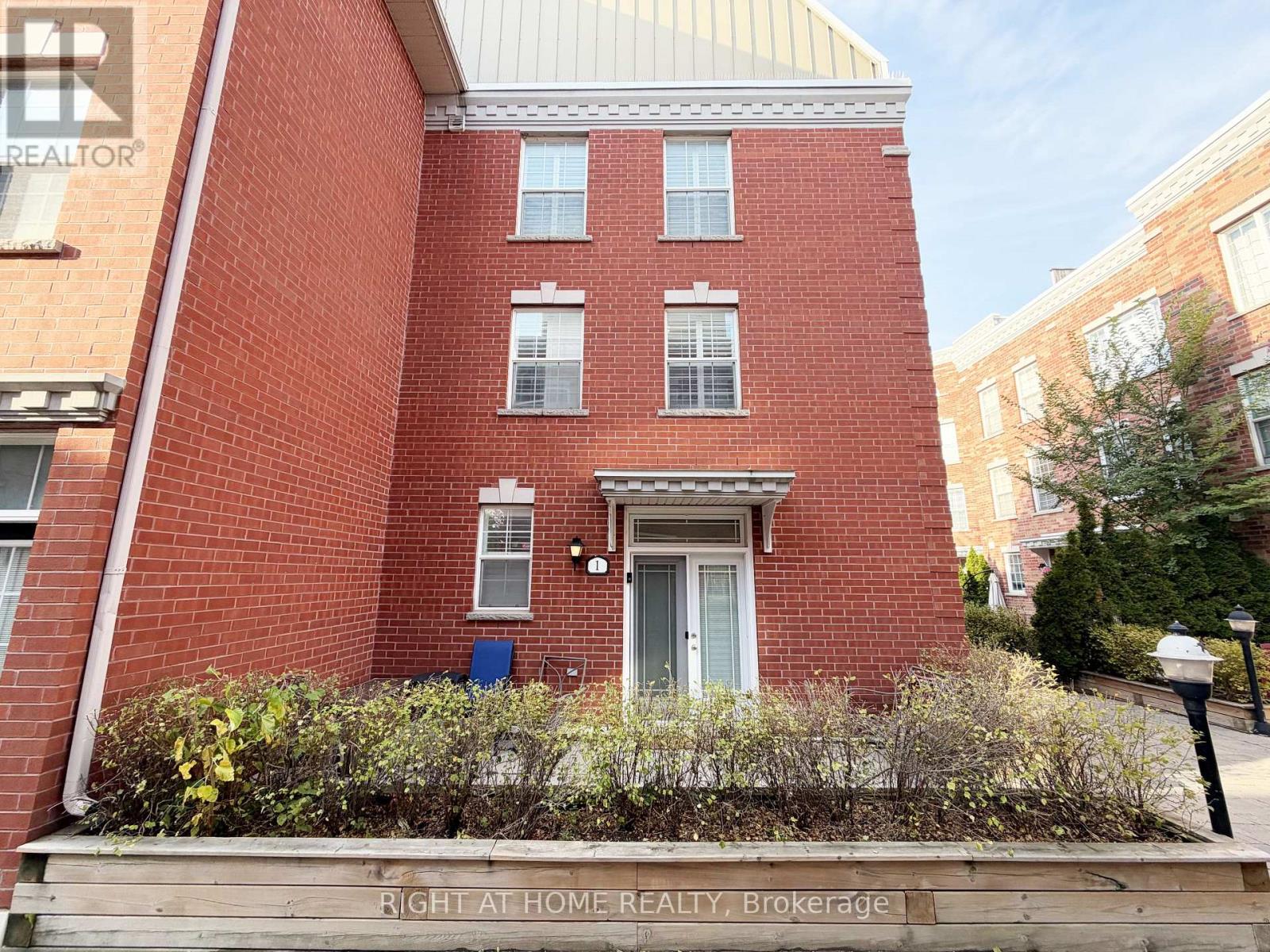 1 Fairhead Mews, Toronto, Ontario  M4E 3Y4 - Photo 38 - E14109494