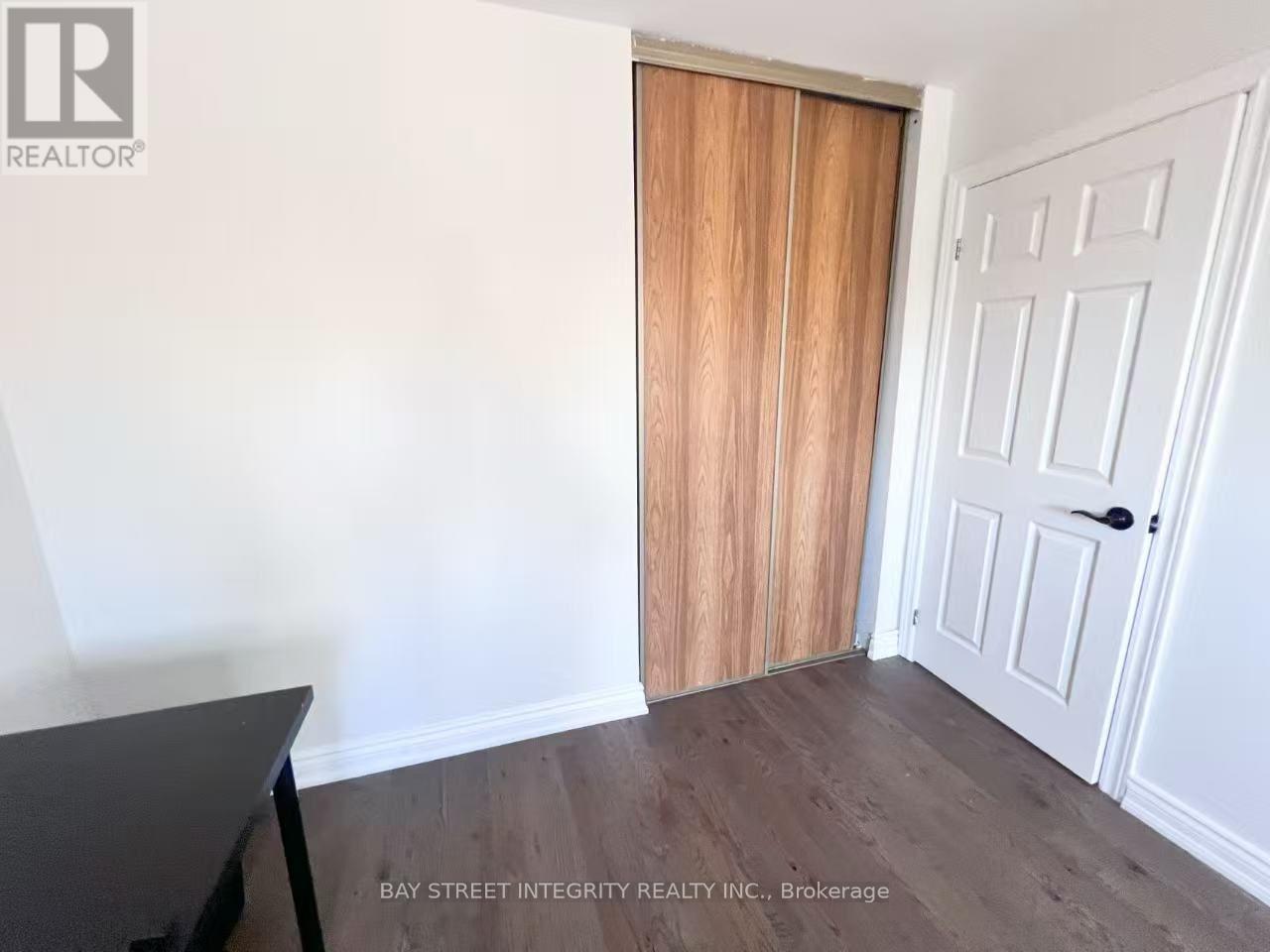 4073 Pavillion Court, Mississauga, Ontario  L5B 2V9 - Photo 2 - W14109478