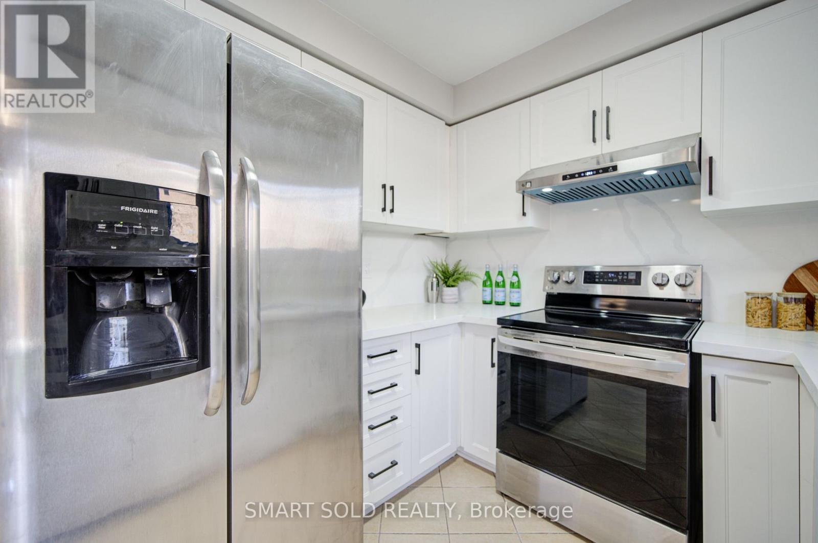 32 Brockman Crescent, Ajax, Ontario  L1T 4B3 - Photo 21 - E14109472