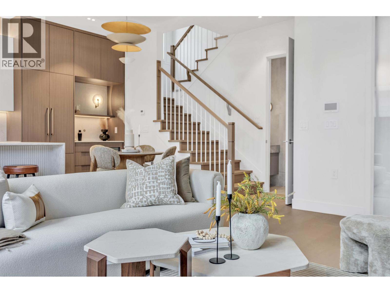 2 2879 E 43 Avenue, Vancouver, British Columbia V5R 2Z1 - Photo 4 - R3176297