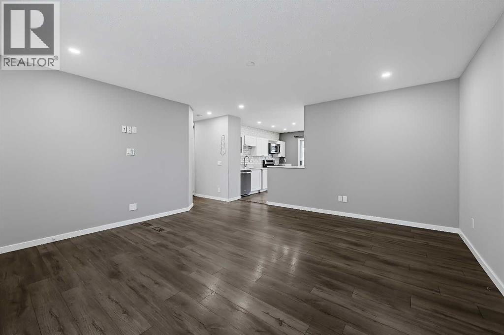 935 Madeira Way Ne, Calgary, Alberta  T2A 5T3 - Photo 3 - A2353690