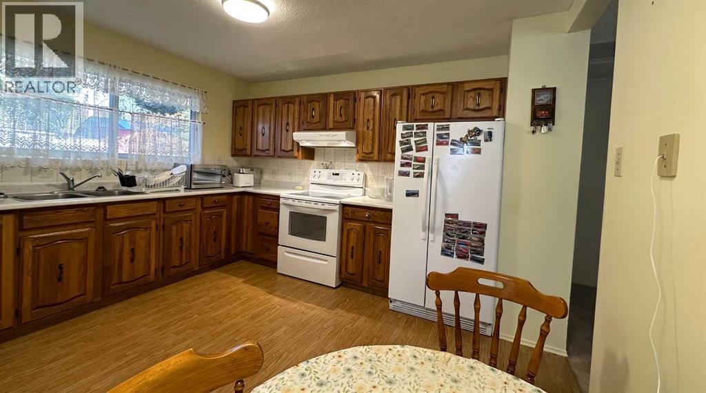 7717 28 Avenue, Coleman, Alberta  T0K 0M0 - Photo 3 - A2353989