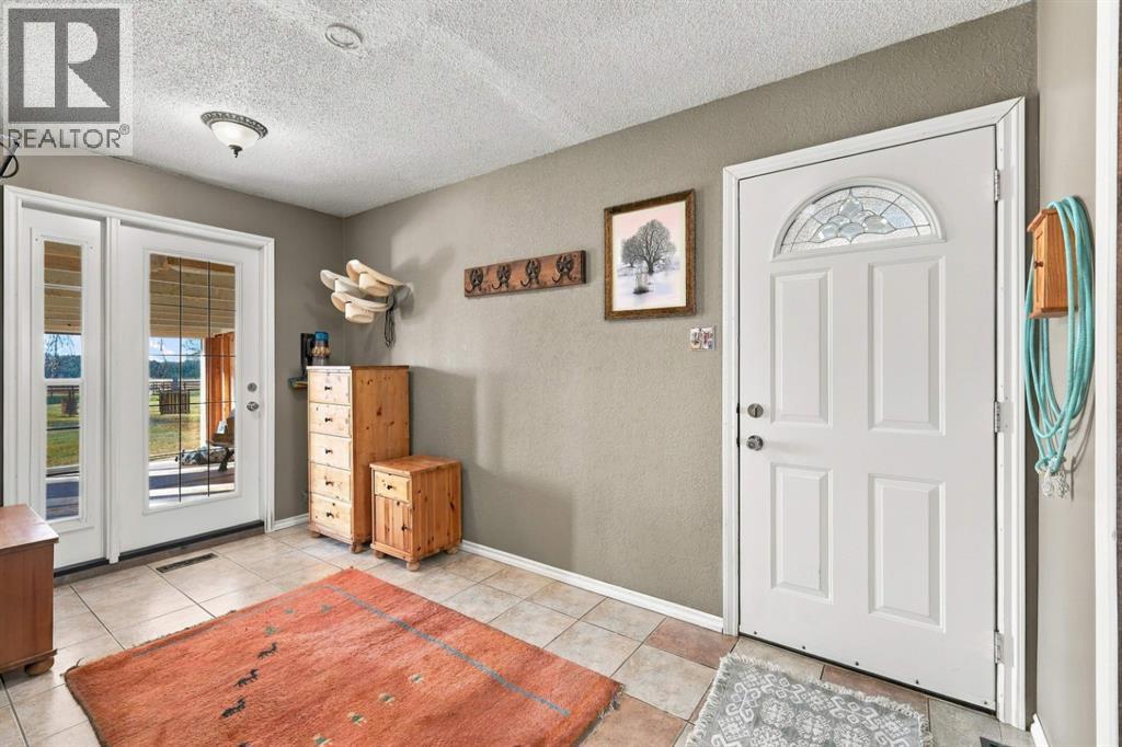 264013 Township Road 433 Township, Rural Ponoka County, Alberta T4J 1R6 - Photo 2 - A2354099