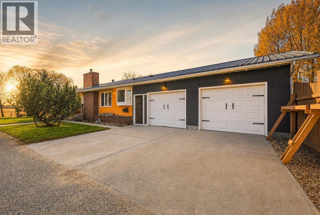 264013 Township Road 433 Township, Rural Ponoka County, Alberta T4J 1R6 - Photo 1 - A2354099