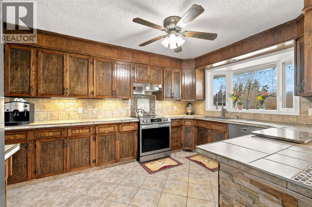 264013 Township Road 433 Township, Rural Ponoka County, Alberta T4J 1R6 - Photo 4 - A2354099