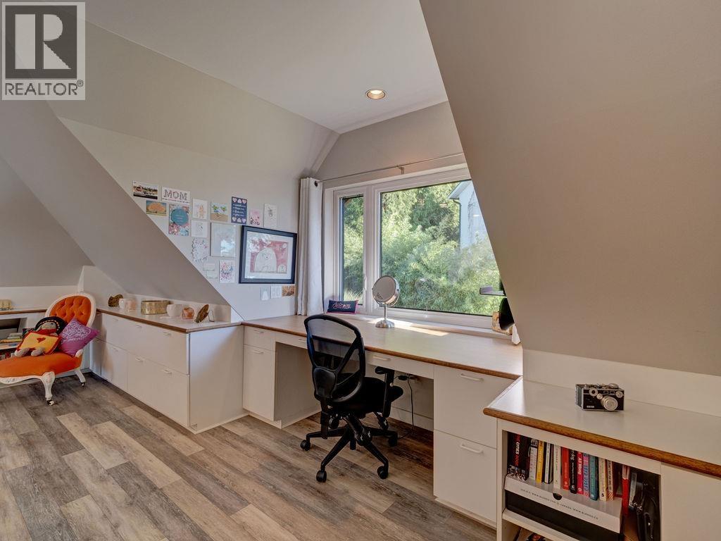 8327 Redrooffs Road, Sechelt, British Columbia  V7Z 1E4 - Photo 18 - R3177802