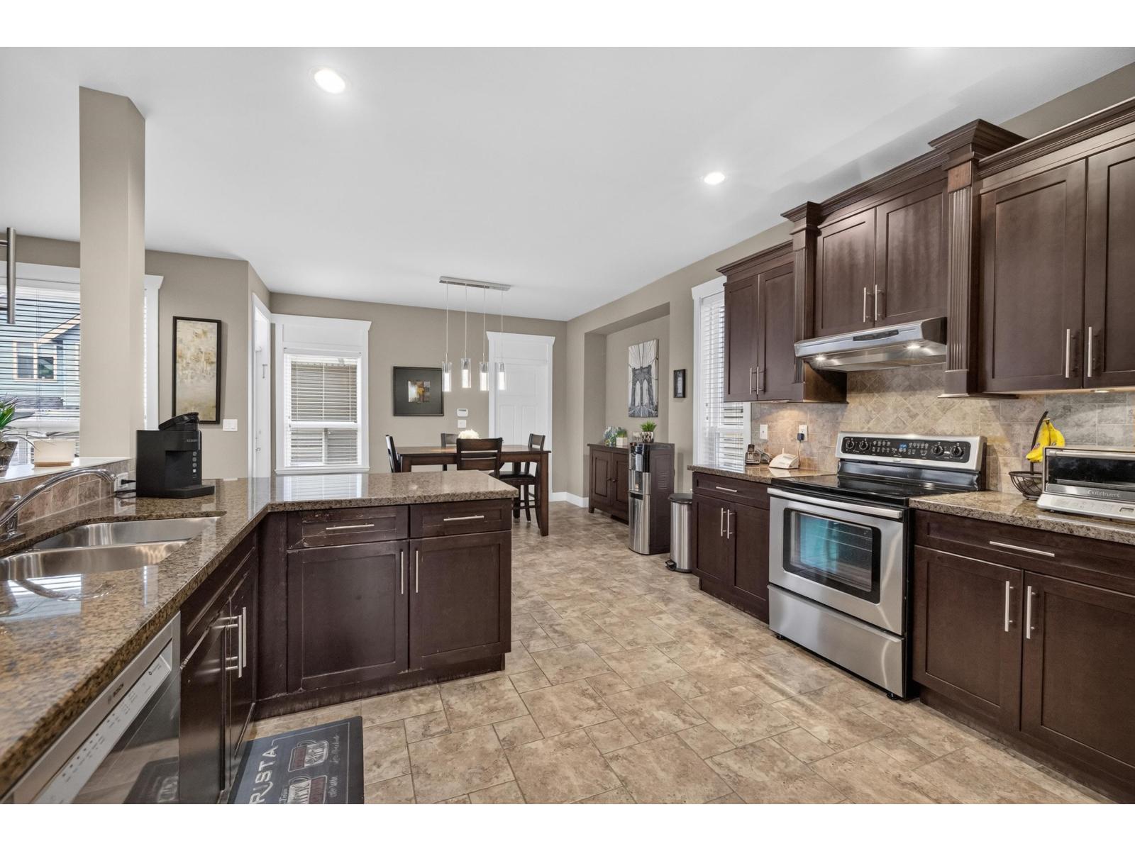 6970 195a Street, Surrey, British Columbia  V4N 5Z2 - Photo 11 - R3177125