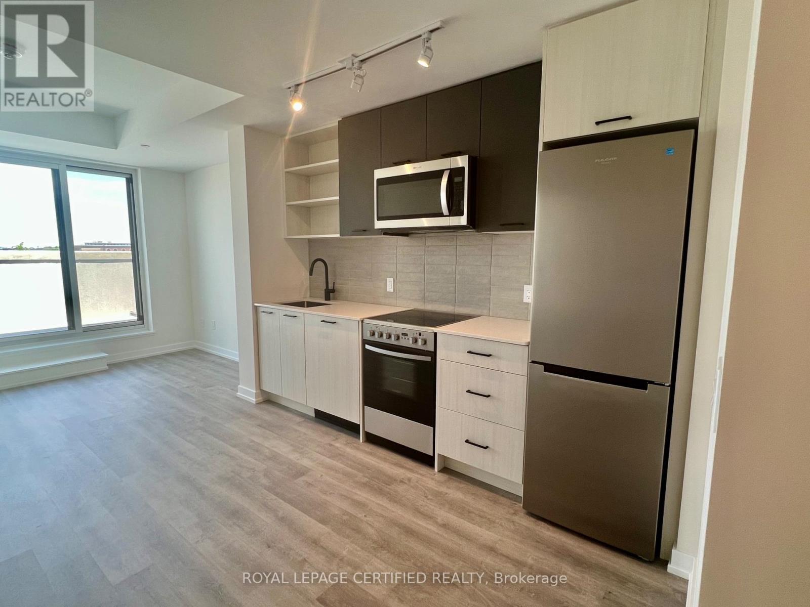 522 - 2300 St. Clair Avenue W, Toronto, Ontario  M6N 0B3 - Photo 4 - W14109512