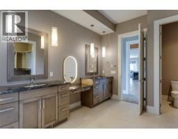 1002 Hewetson Avenue, Kelowna, British Columbia V1W 5H8 - Photo 24 - 10404322