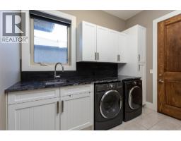 1002 Hewetson Avenue, Kelowna, British Columbia V1W 5H8 - Photo 31 - 10404322