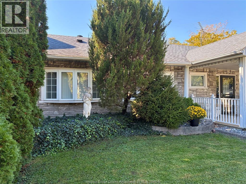 2533 Tourangeau, Windsor, Ontario  N8W 1P4 - Photo 3 - 26026066