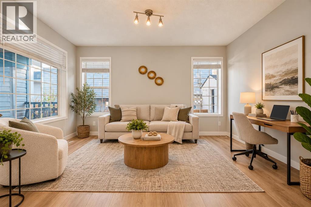 141 Shannon Square Sw, Calgary, Alberta  T2Y 4K3 - Photo 3 - A2350845
