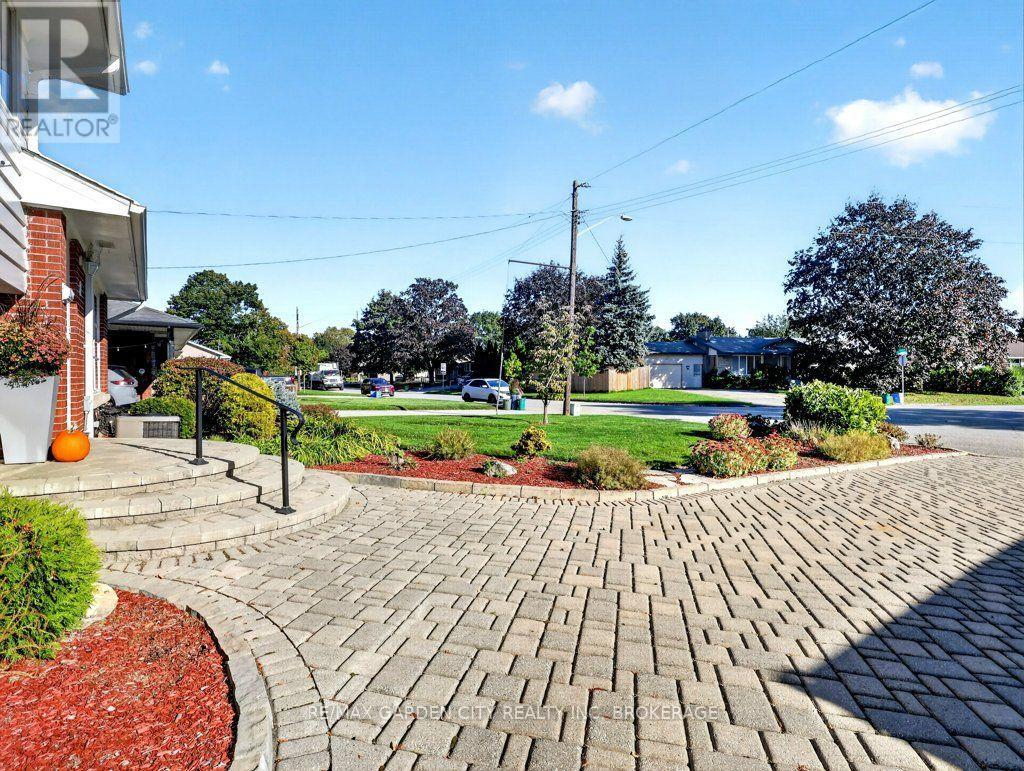 8 Agar Drive, St. Catharines, Ontario  L2M 3K3 - Photo 6 - X14109564