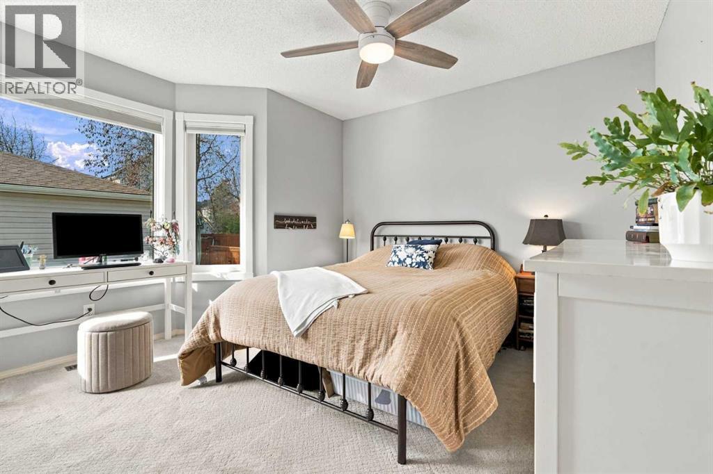 60 Hidden Green Nw, Calgary, Alberta T3A 5K6 - Photo 12 - A2353233