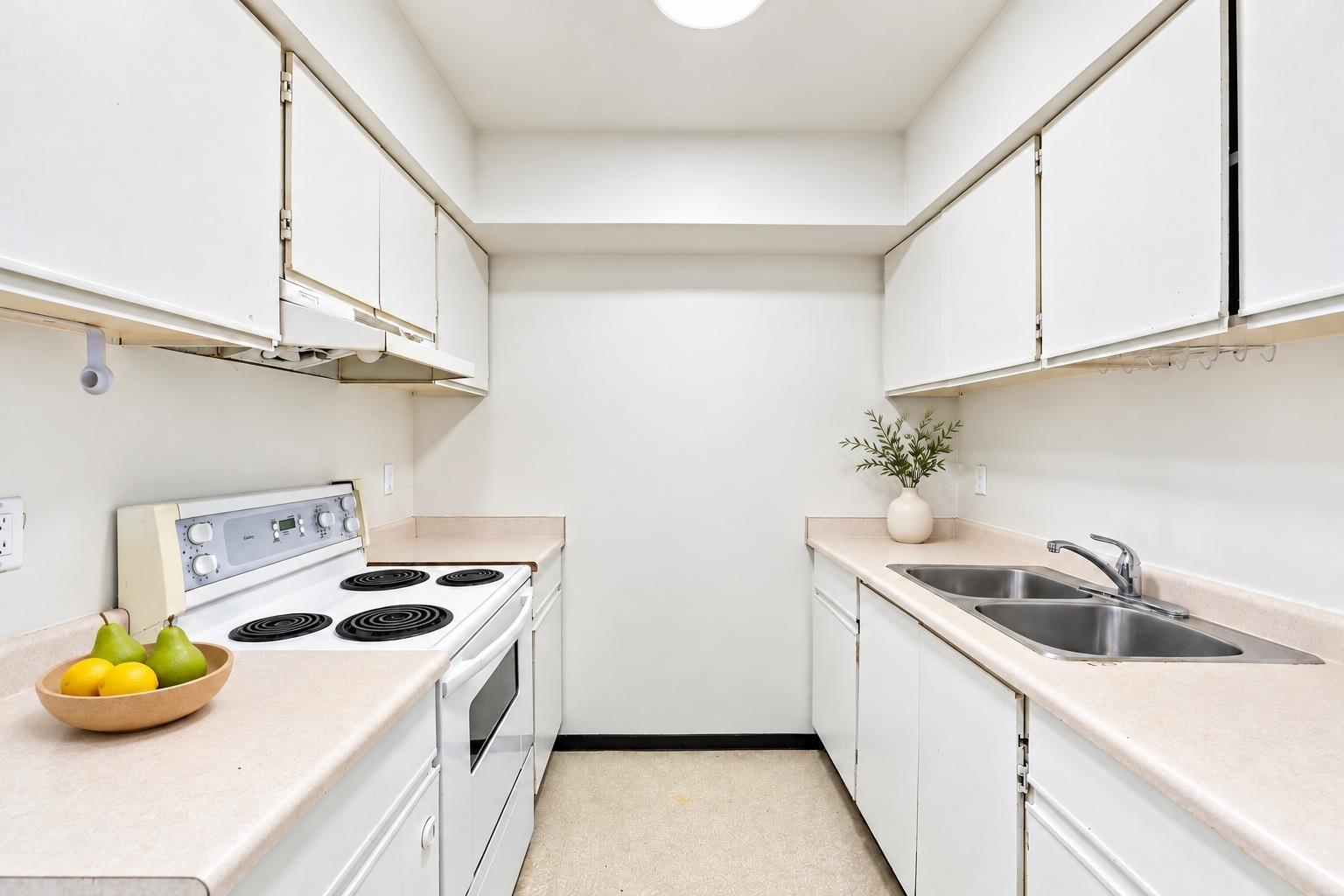 10511 Holly Park Lane, Surrey, British Columbia  V3R 6X8 - Photo 9 - R3177288