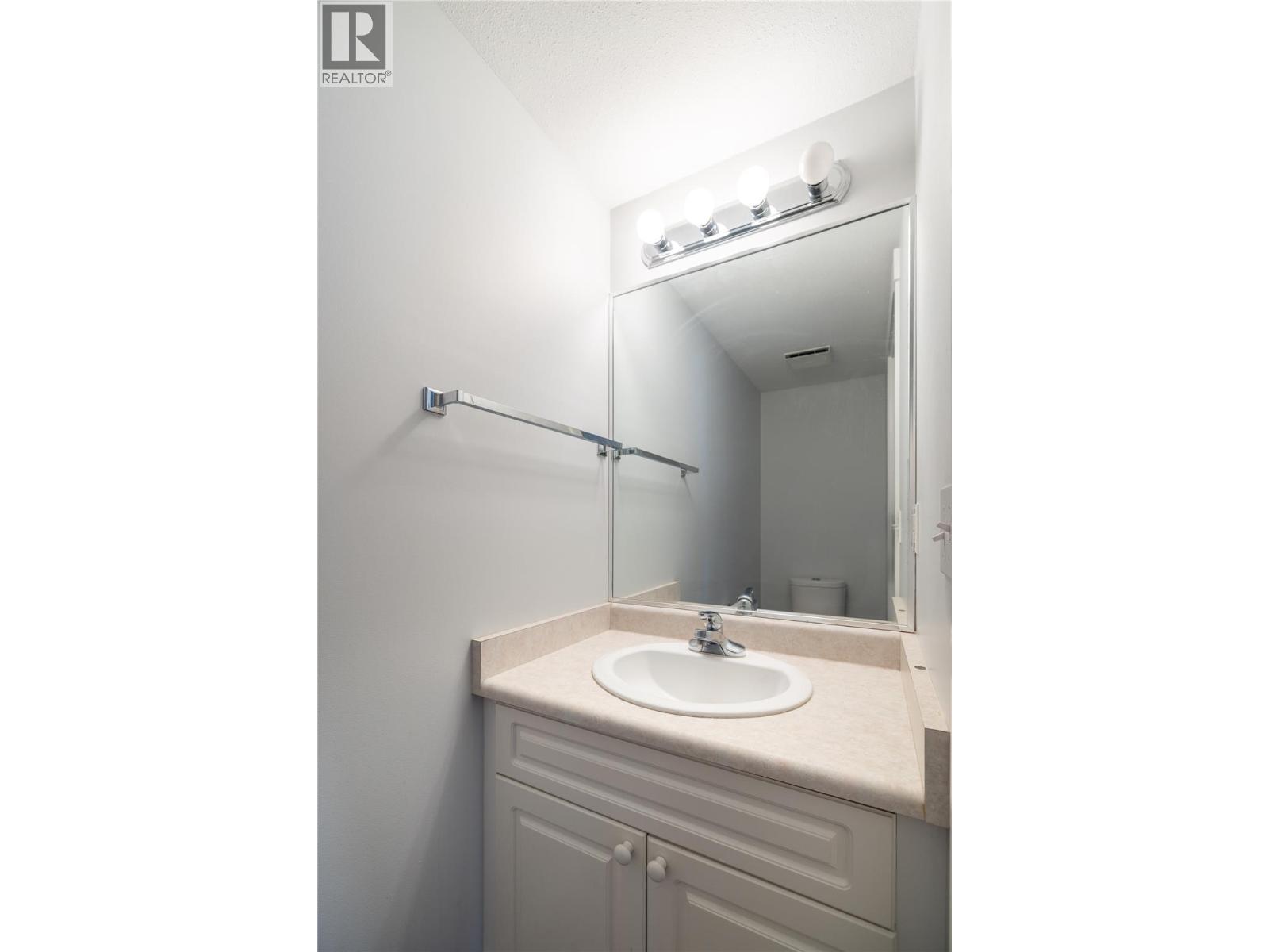 415 Klassen Road, Kelowna, British Columbia  V1X 7P2 - Photo 21 - 10404035