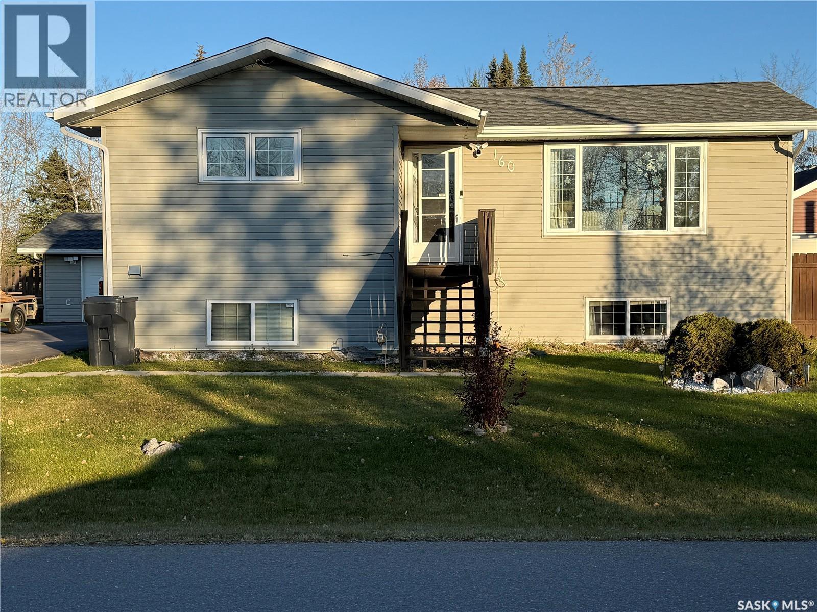 160 Vickers Crescent, Air Ronge, Saskatchewan  S0J 3G0 - Photo 2 - SK051801