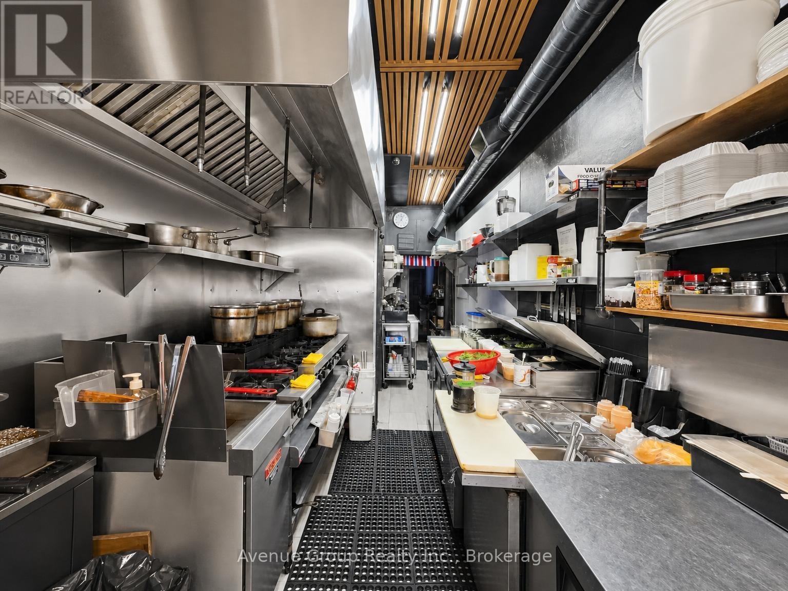 3016b Bathurst Street, Toronto, Ontario  M6B 3B6 - Photo 6 - C14109614