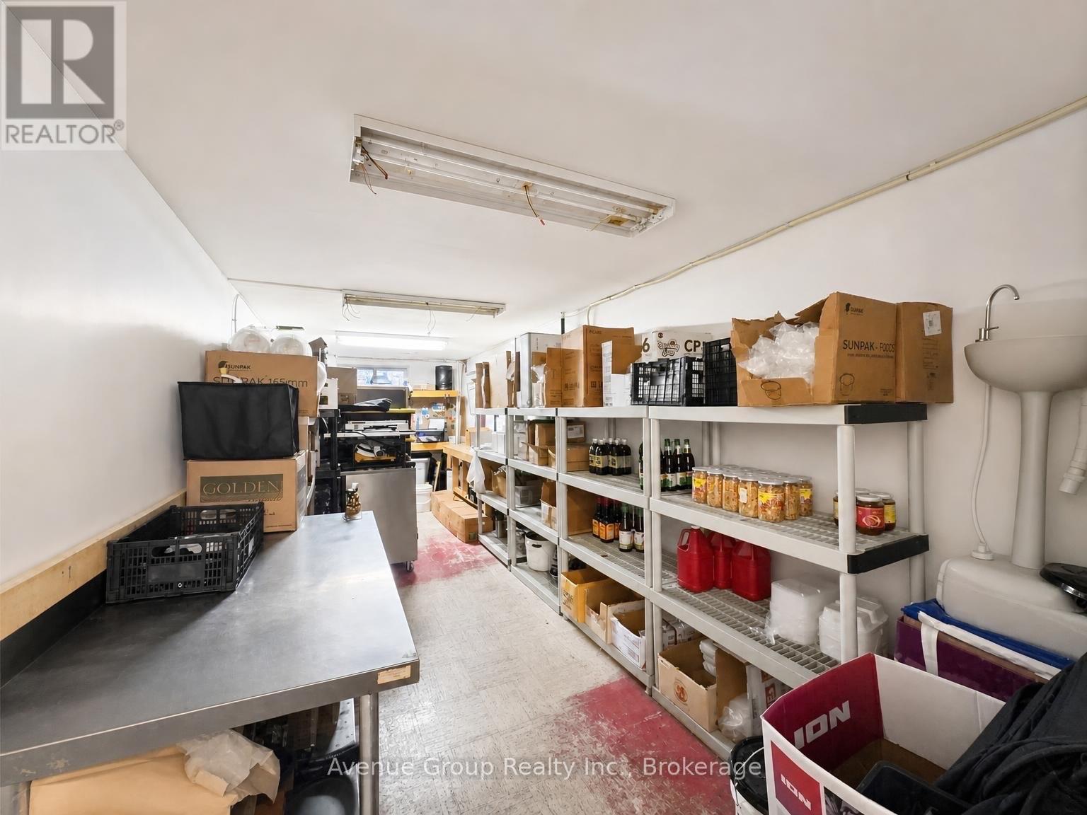3016b Bathurst Street, Toronto, Ontario  M6B 3B6 - Photo 9 - C14109614