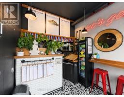 3016B BATHURST STREET, Toronto, Ontario