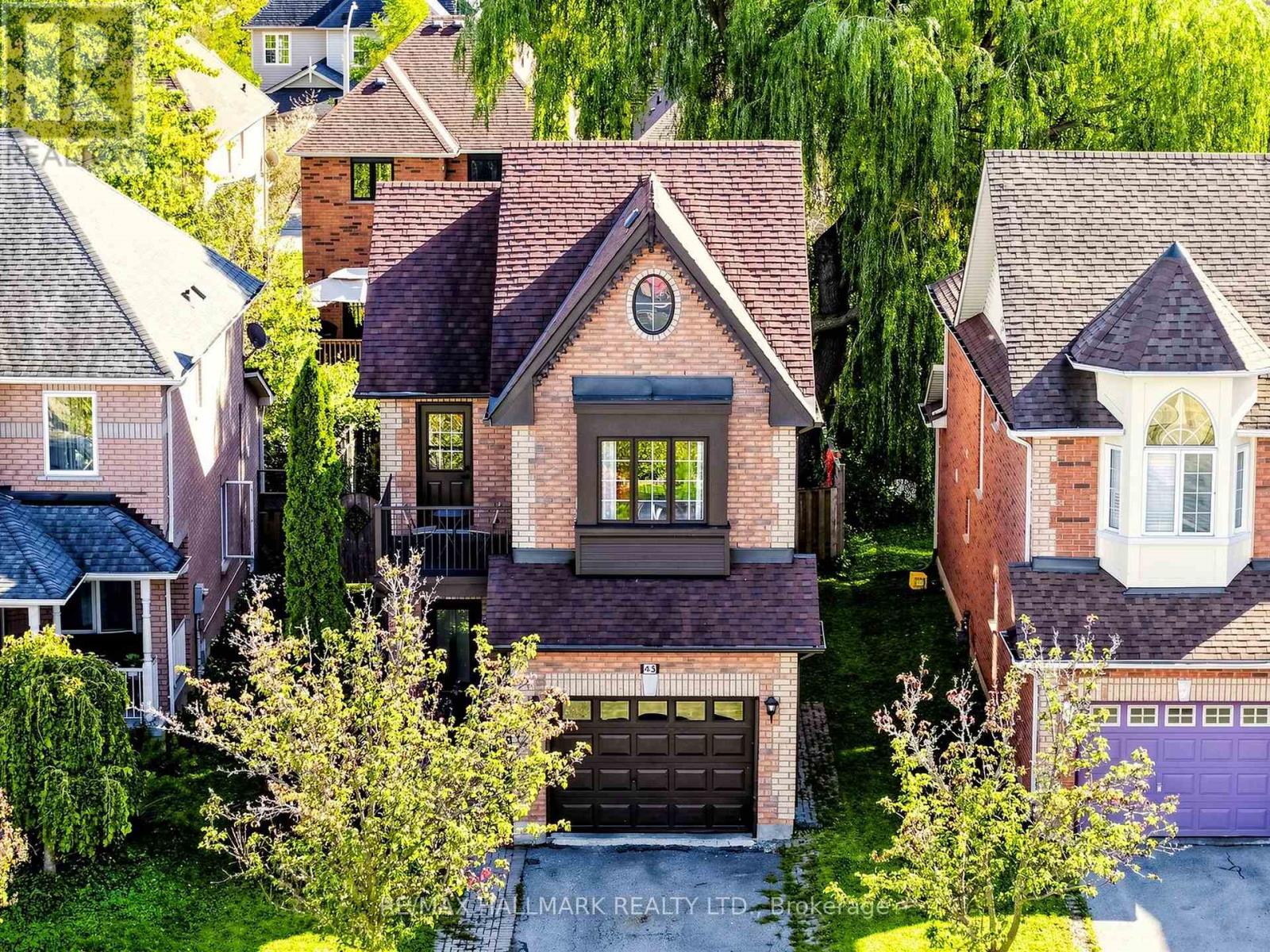 45 COLONIAL CRESCENT, Richmond Hill, Ontario