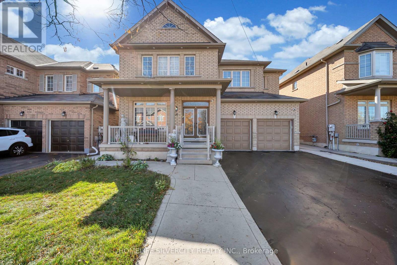 70 APPLEAIRE CRESCENT, Brampton, Ontario