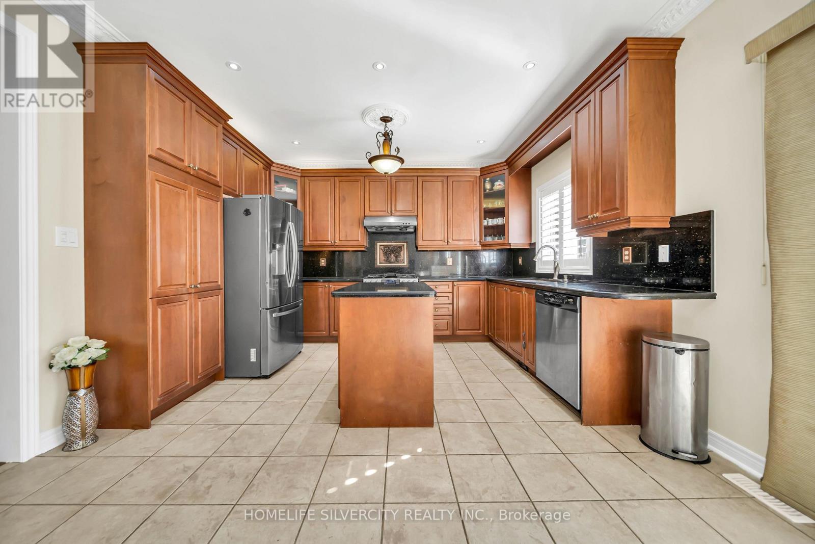 70 Appleaire Crescent, Brampton, Ontario  L6R 0V9 - Photo 11 - W14109608