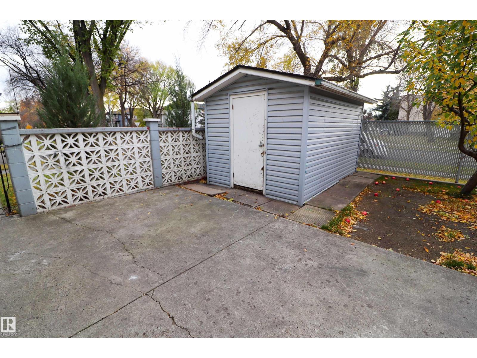 10118 &amp; 10120 121 AV NW