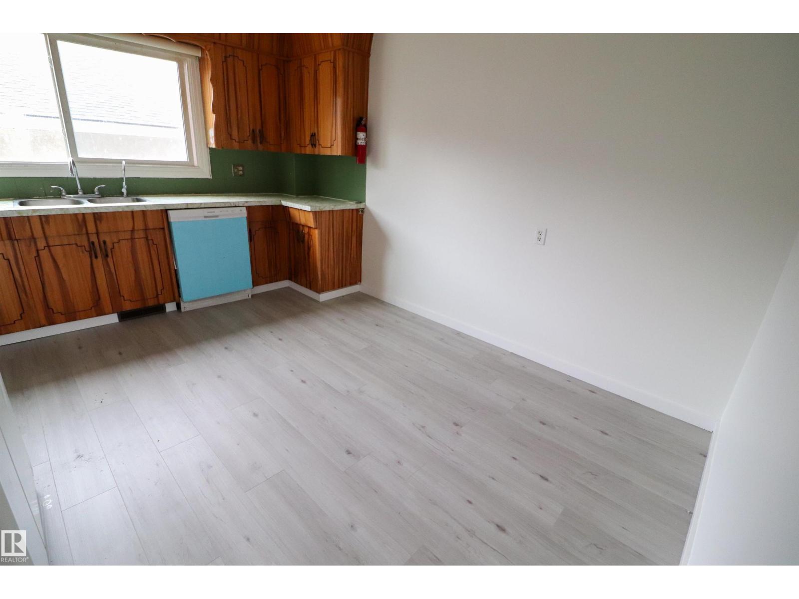 10118 &amp; 10120 121 AV NW