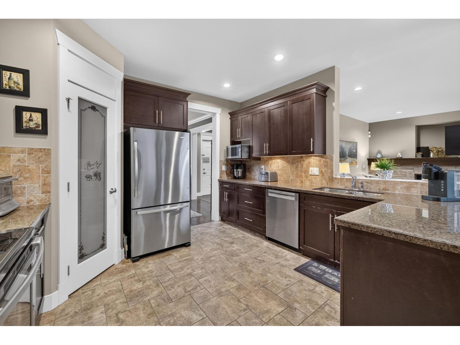 6970 195a Street, Surrey, British Columbia  V4N 5Z2 - Photo 9 - R3177125